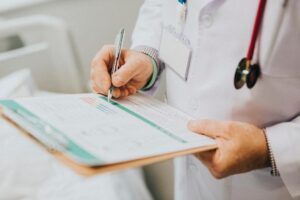 Anvisa aprova novo medicamento para câncer de pulmão avançado