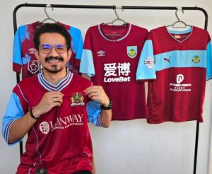 De Cuiabá à Inglaterra: torcedor mato-grossense viraliza por paixão pelo Burnley