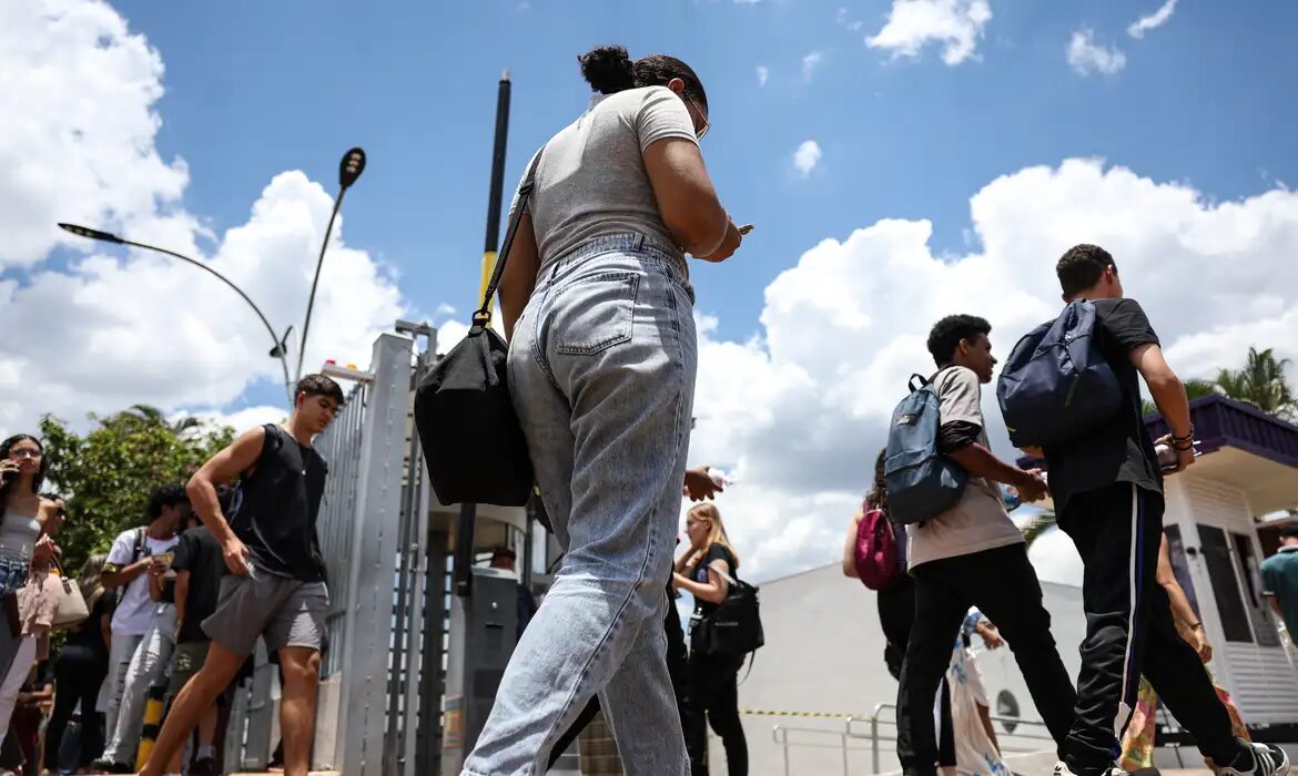 Estudantes têm até dia 3 para se inscrever nas vagas remanescentes do Fies; 50 mil vagas