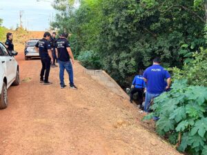 Homem é encontrado morto em córrego no bairro Nova Fronteira