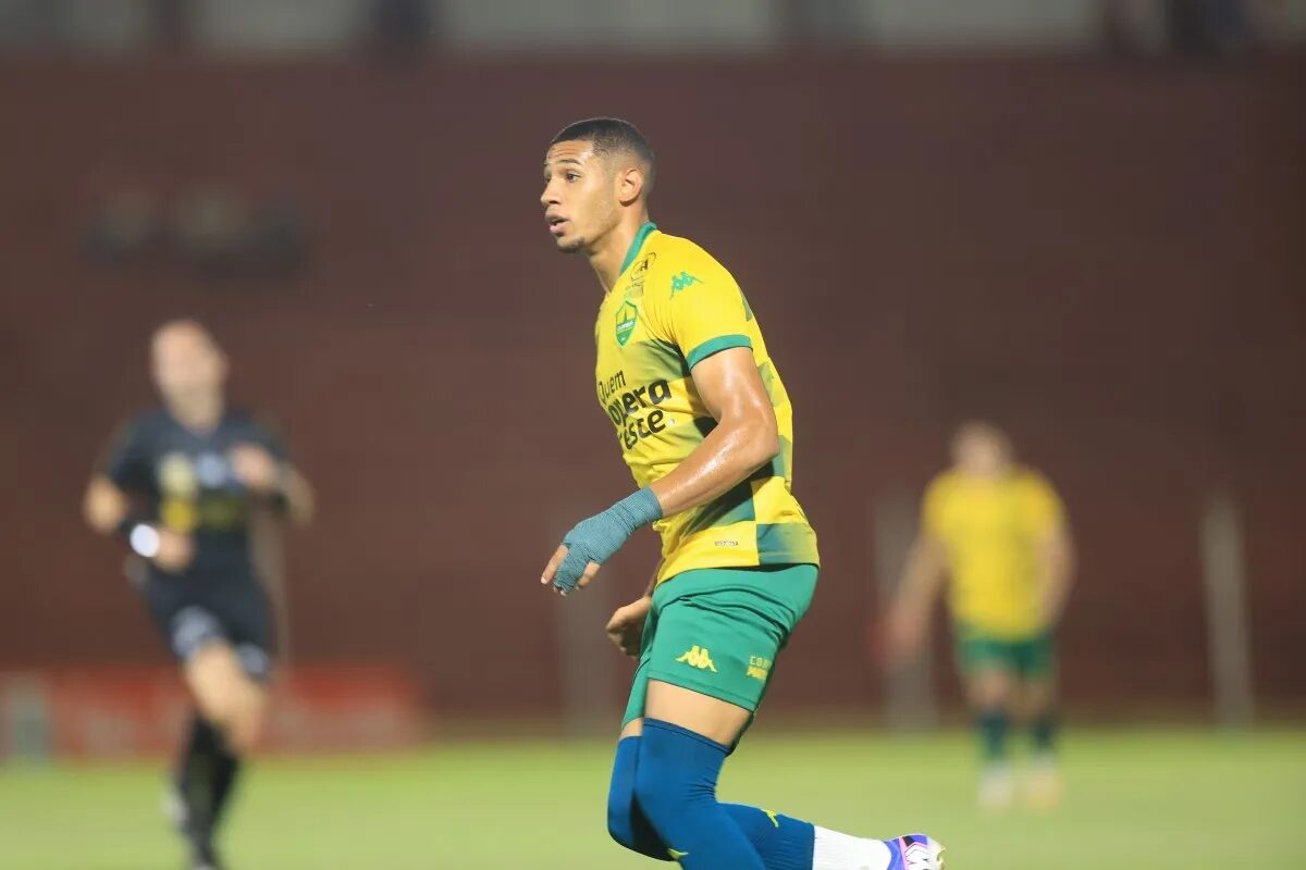 Lateral do Cuiabá, Lorenzo é convocado para a seleção brasileira sub-20