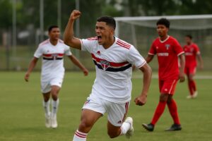 Melhores momentos: São Paulo 7 x 0 União-TO pelas quartas de final da Copa do Brasil sub-20