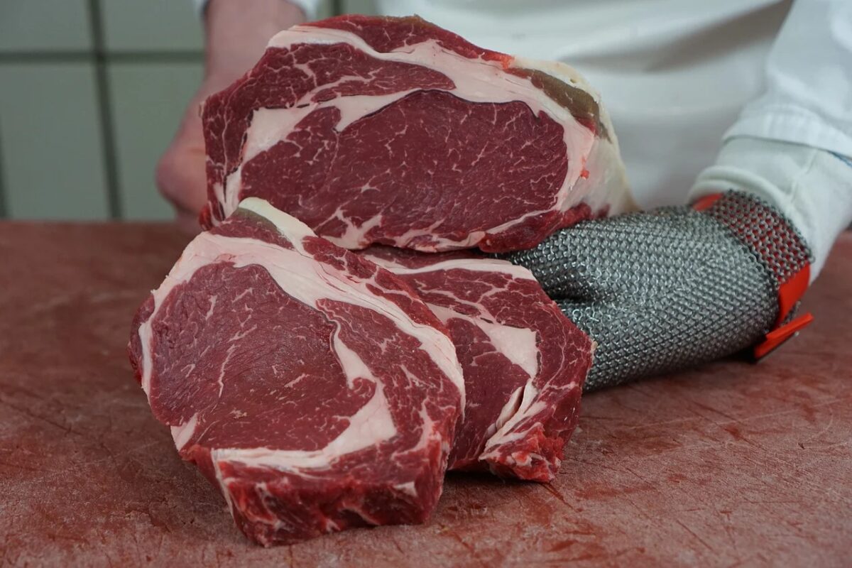 Nordeste realiza primeiro embarque de carne bovina para a China